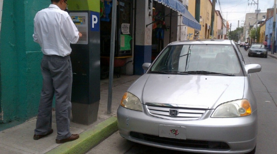 Exigen al Ayuntamiento de Cuautla balizar de amarillo las zonas en donde operaban los parquímetros