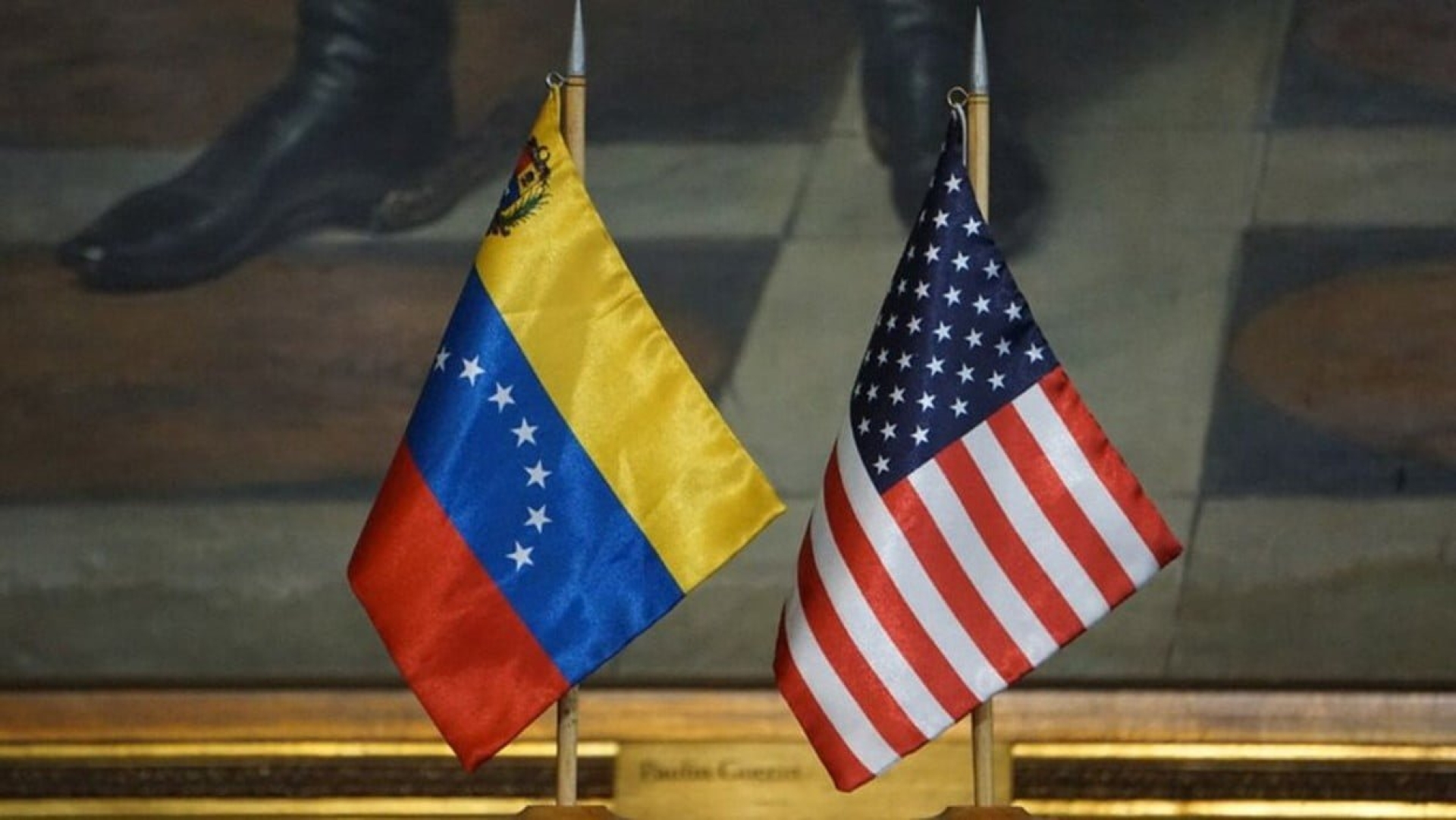 EU emite licencias para que petroleras reanuden operaciones en Venezuela