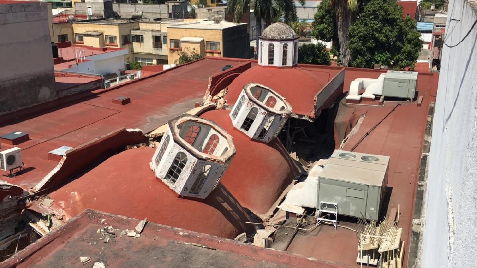 A revisión, edificios antiguos de Cuautla tras derrumbe en tienda de telas