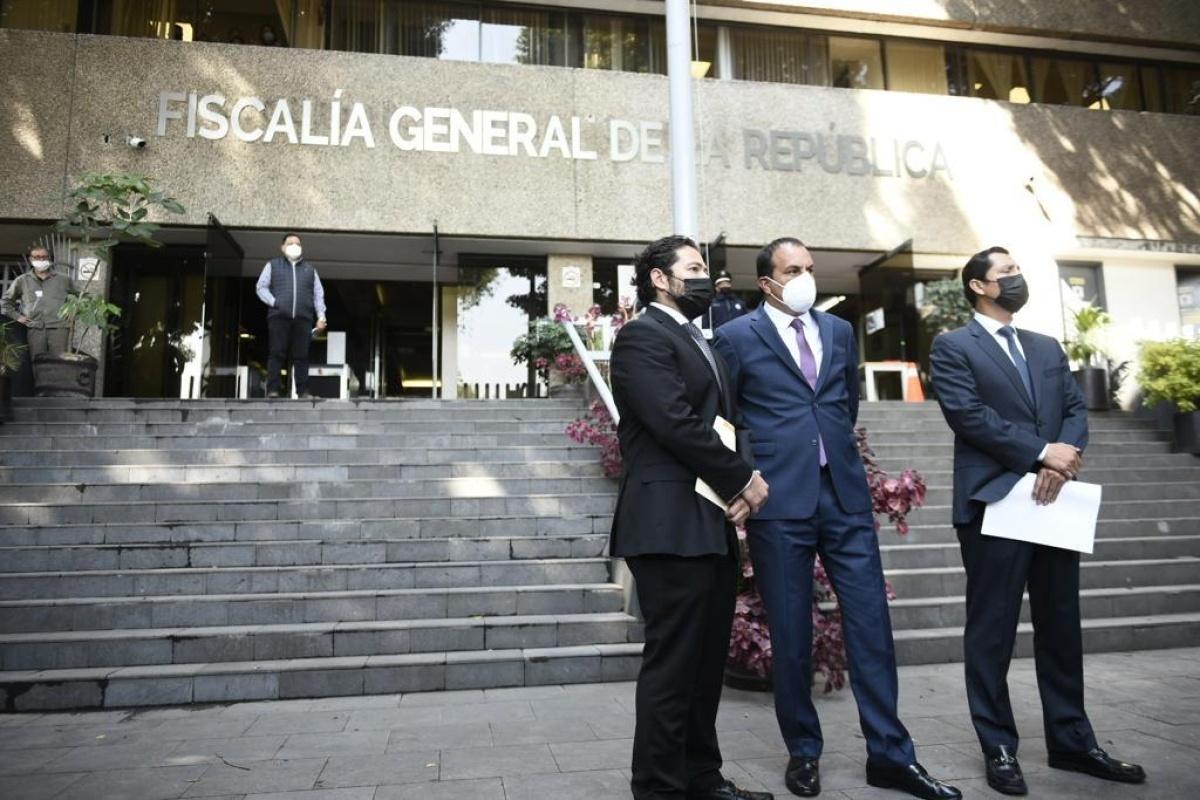Denuncia gobernador a “narcopolíticos”