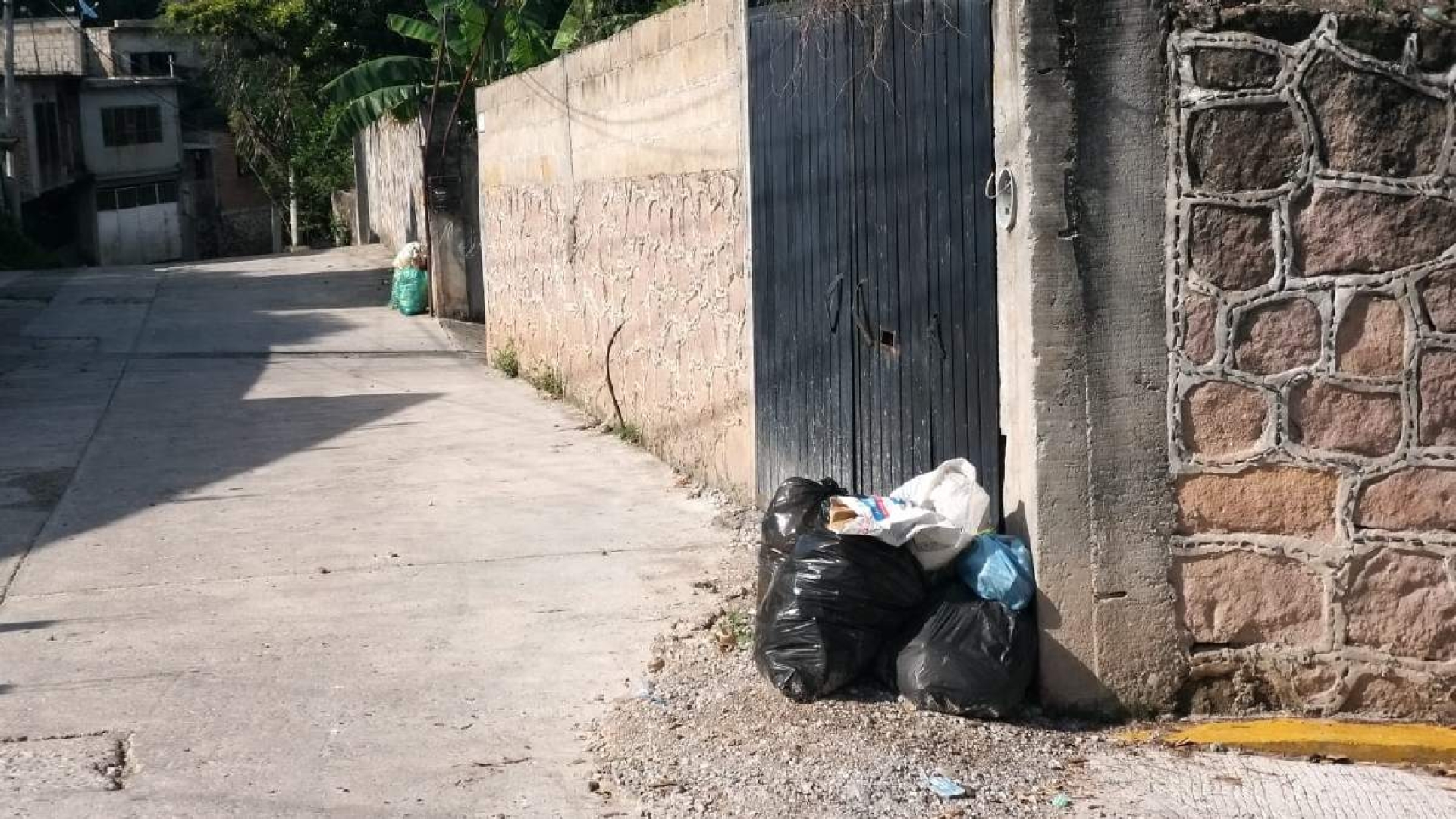 Denuncian falta de recolección de basura en Amacuzac