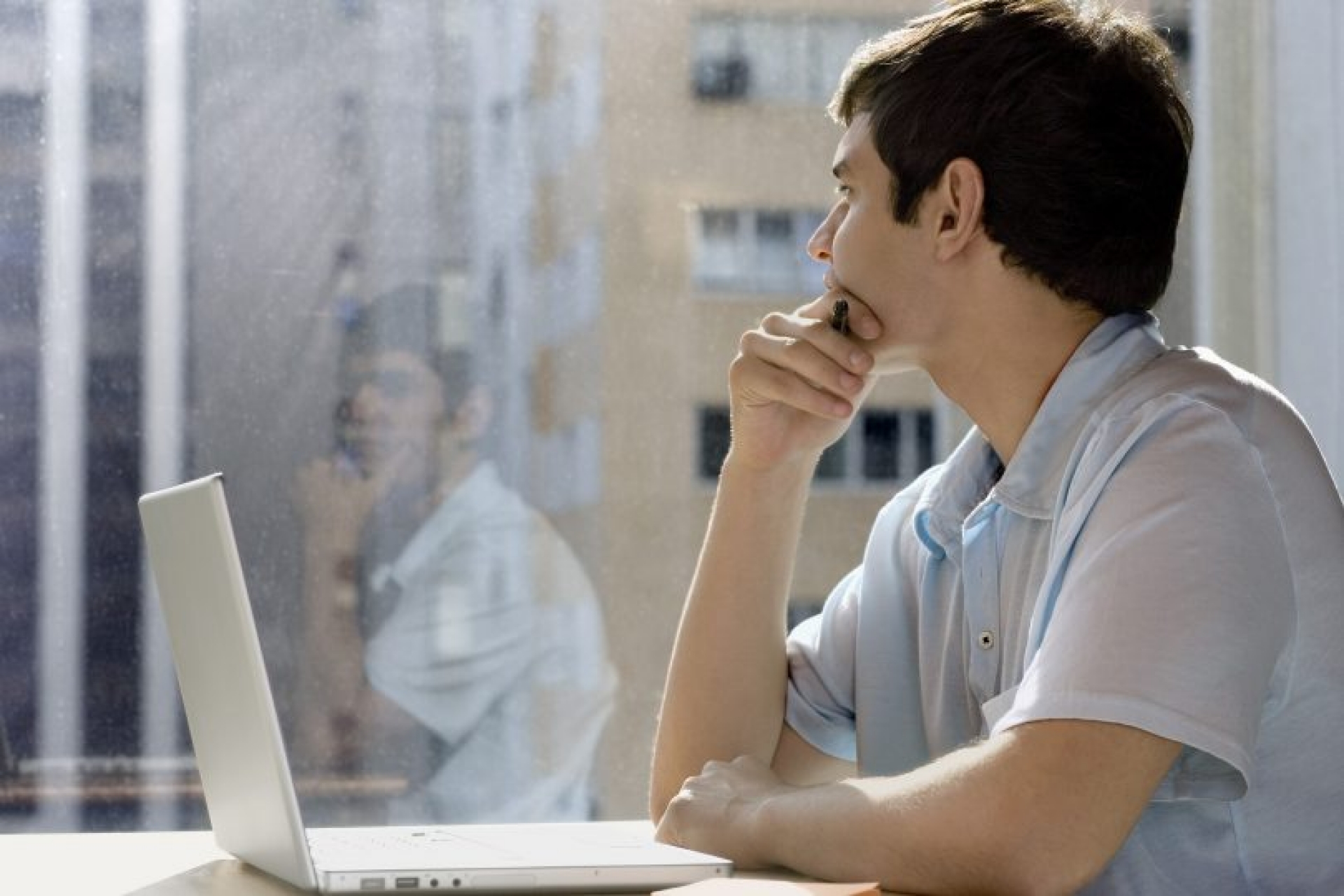 Educación virtual provoca déficit de atención a universitarios