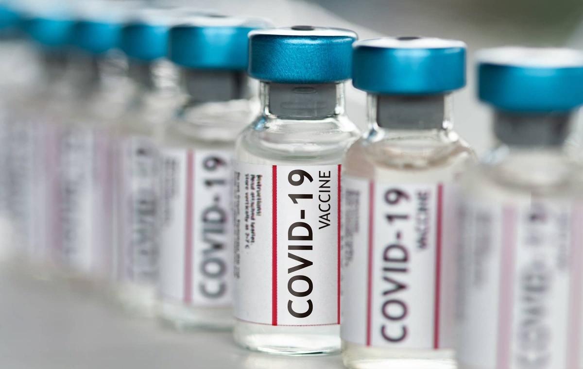 Francia se suma a llamado para reducir protecciones de patente de vacunas COVID