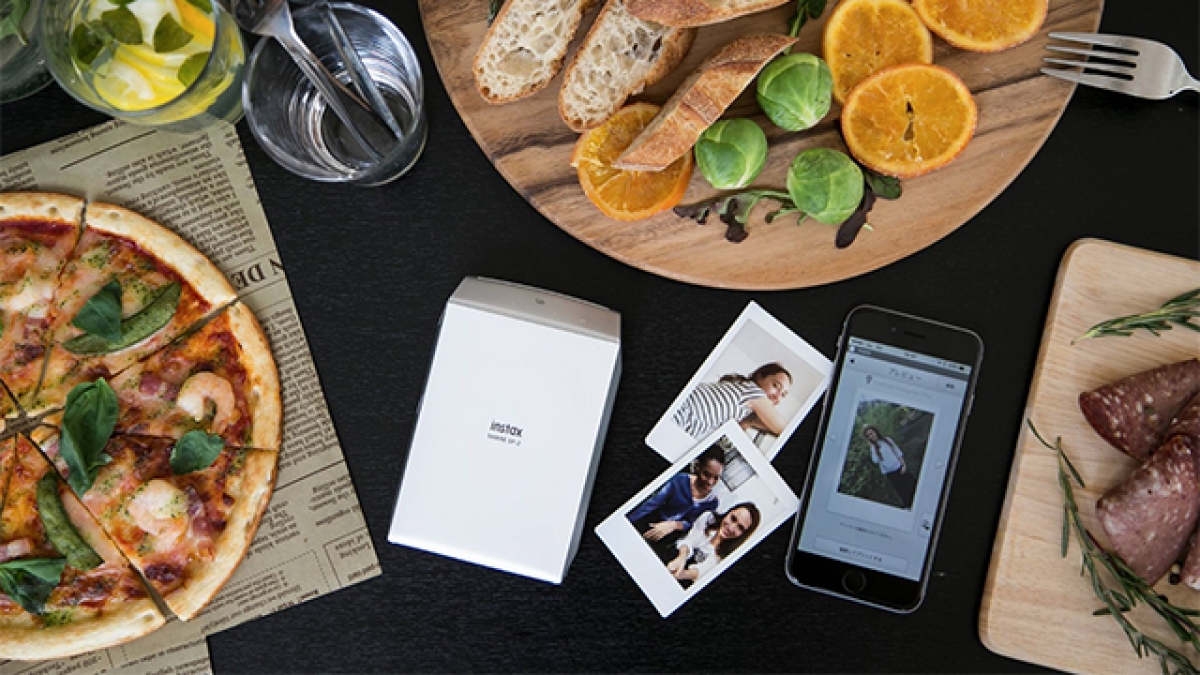 Lleva tus fotos a todos lados con la nueva impresora portátil Fuji Instax Share SP-2