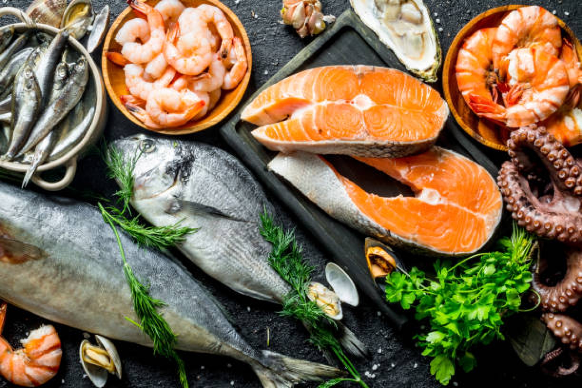 Evita enfermar en Semana Santa; esto sugiere el IMSS al comer mariscos
