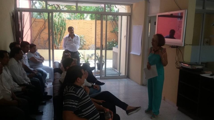 Inician capacitación de choferes del transporte público