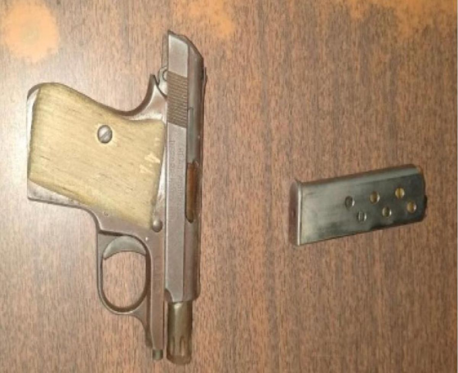Joven preso por llevar una pistola