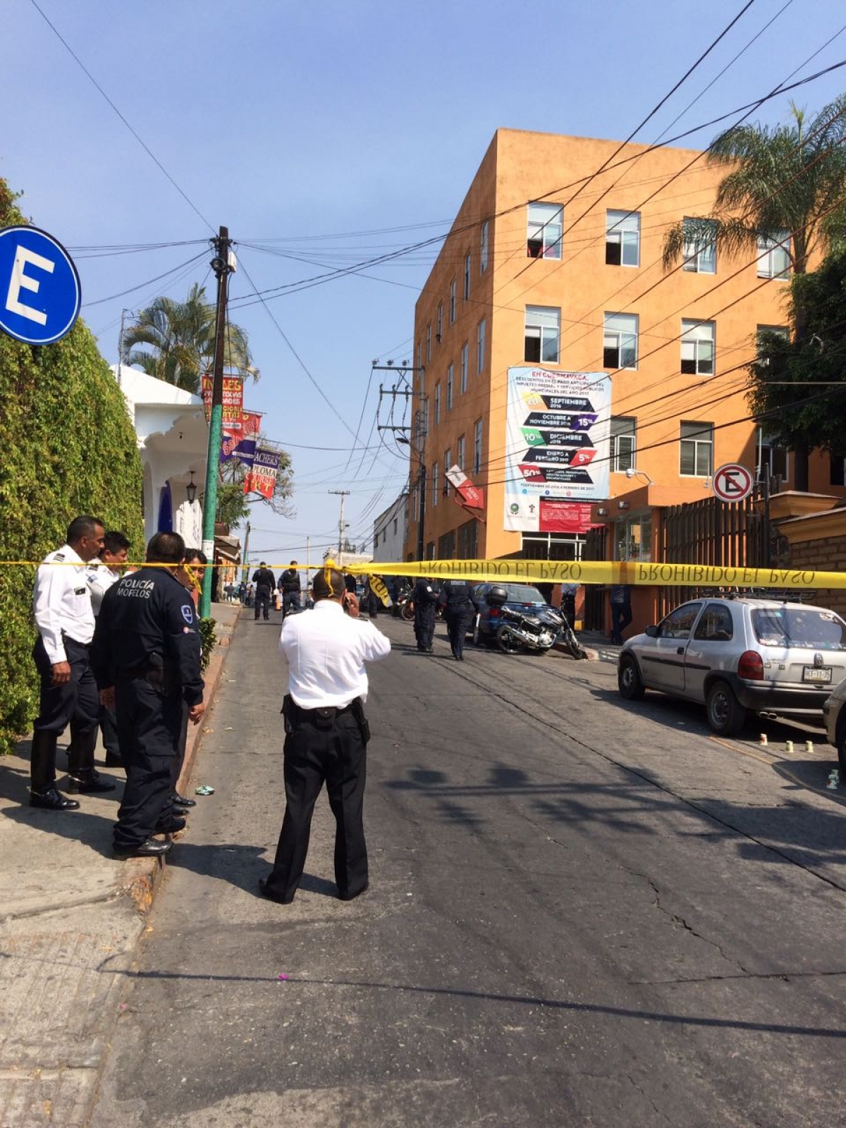 Balean a un policía en la Tesorería de Cuernavaca