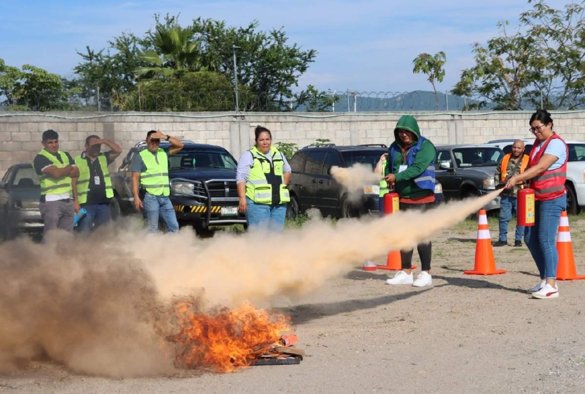 Capacitan a personal de FGE en materia de protección civil