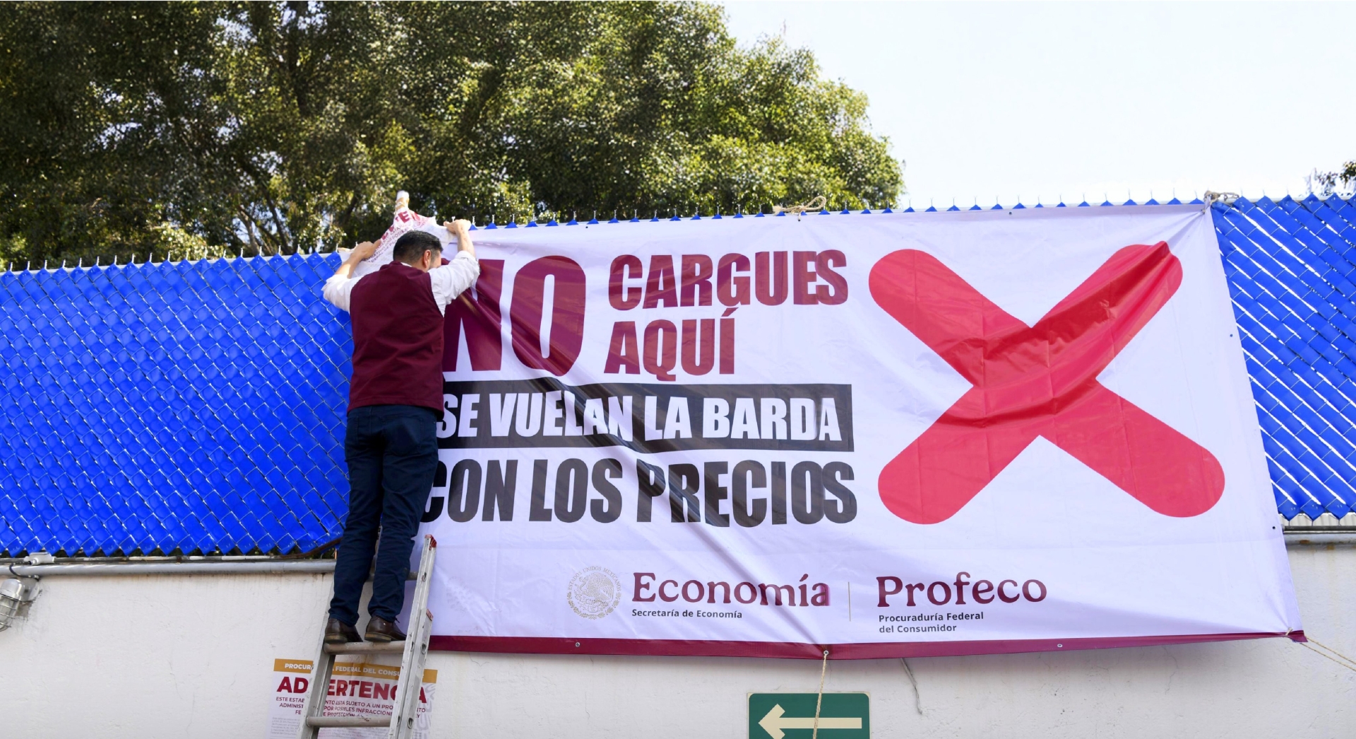 Profeco coloca lonas en gasolineras por altos precios del diésel