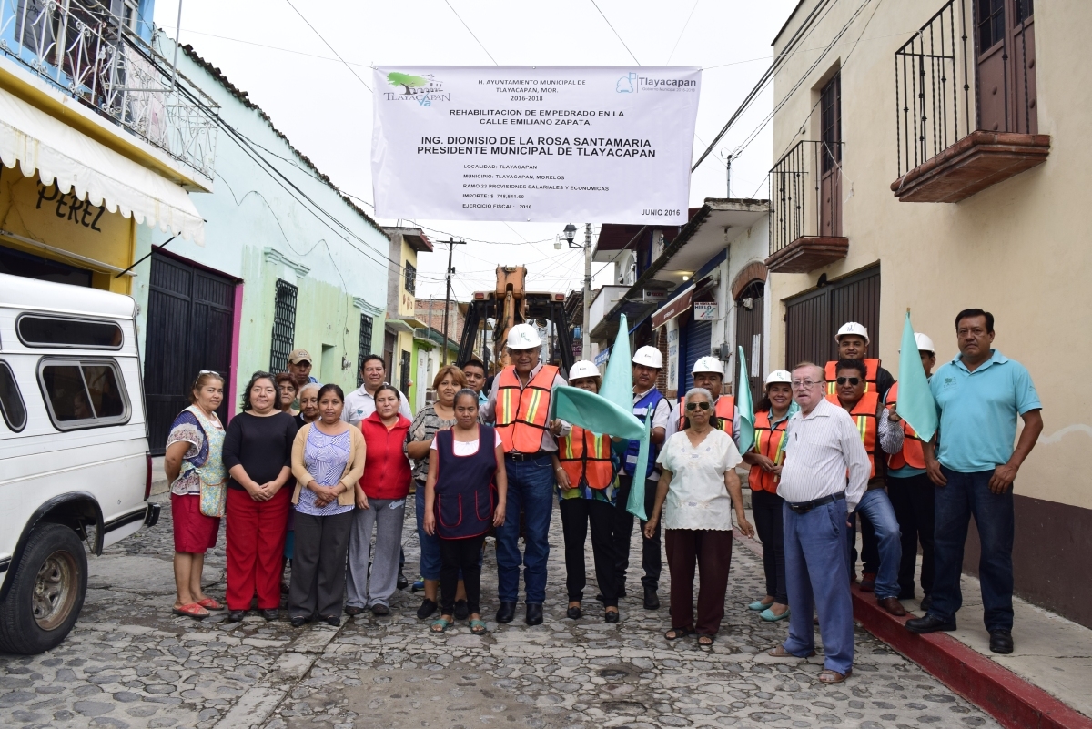 Inician los trabajos de rehabilitación del empedrado en el barrio del Rosario en Tlayacapan