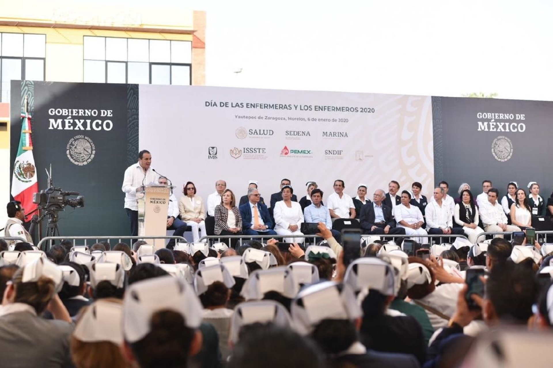 Reconocen a profesionales de la enfermería de todo el país en Oaxtepec
