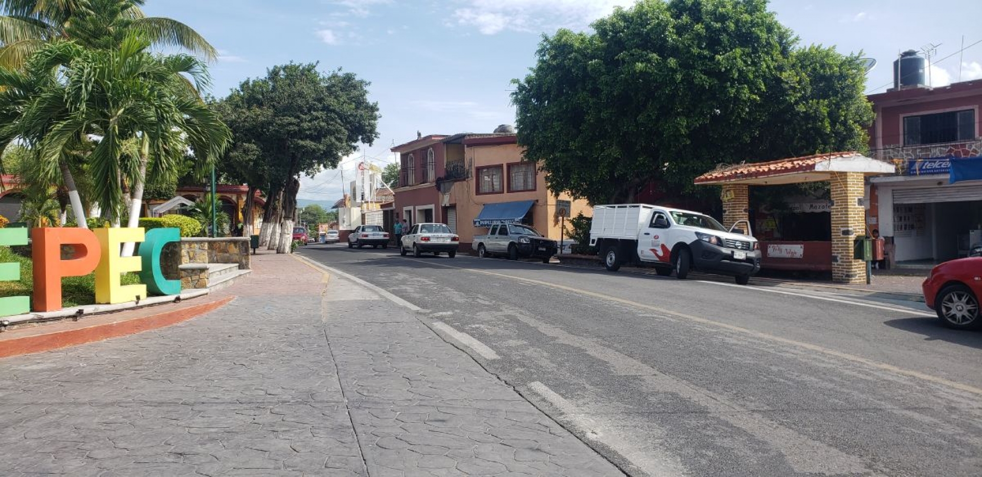 Cierre de negocios golpea economía en Mazatepec