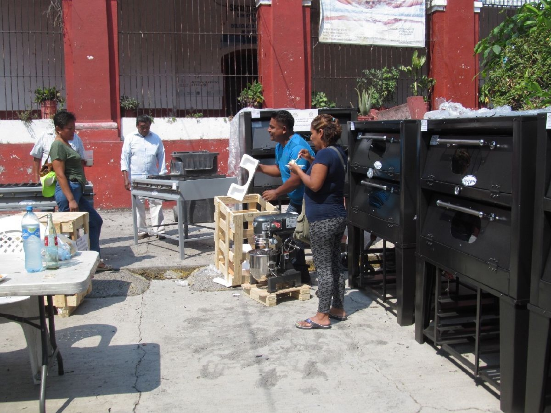 Entregan en especie donativos a damnificados de Jojutla