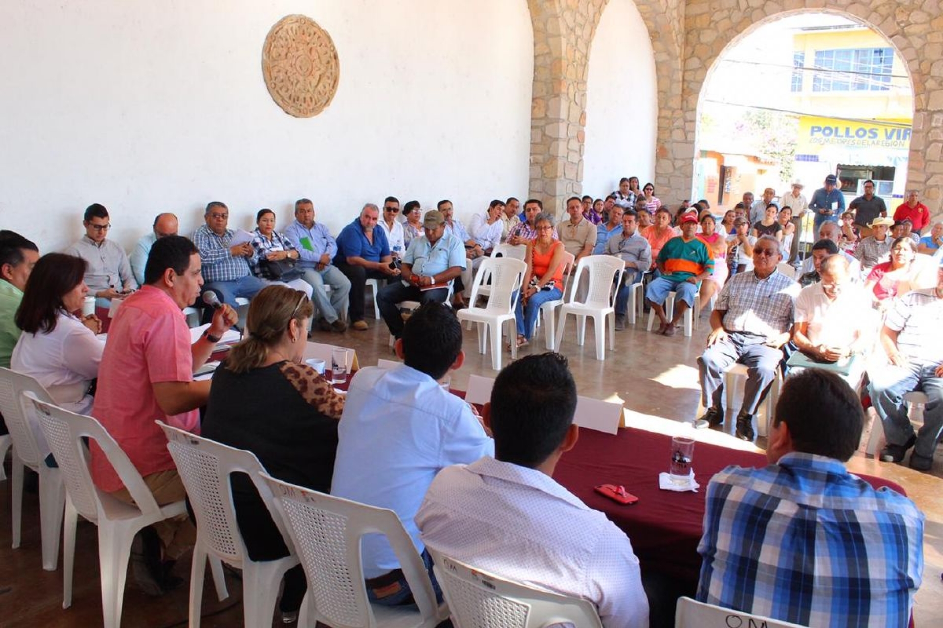 Vecinos de Tehuixtla demandan mejorar los servicios públicos