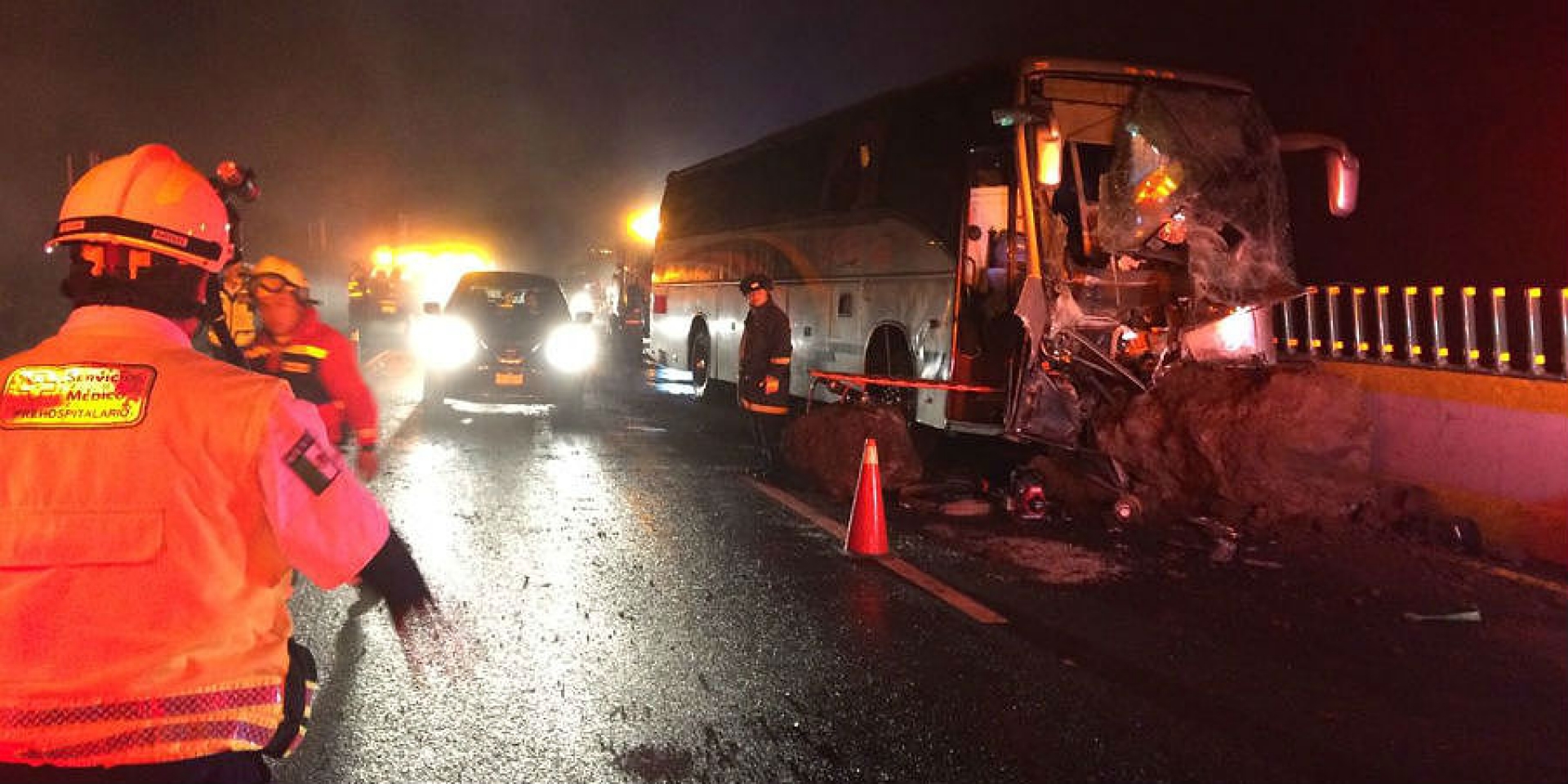 Un muerto y seis heridos, saldo de accidente de autobús en la autopista México-Cuernavaca