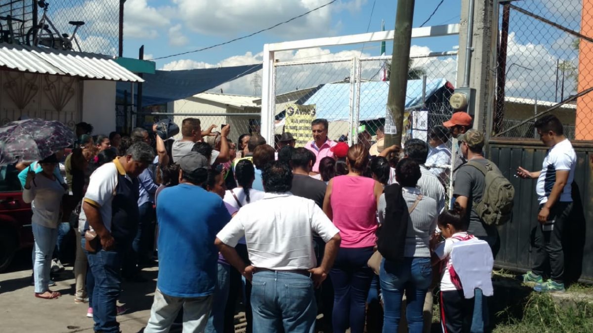 Surge conflicto en la Secundaria “Gabino Barreda” por pugnas entre maestros