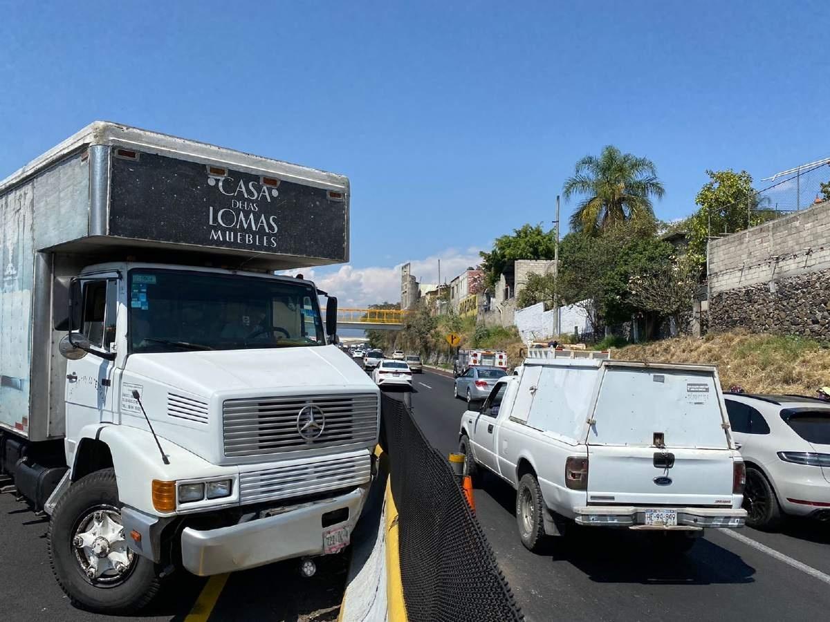 Se impactó contra el muro de contención de la autopista