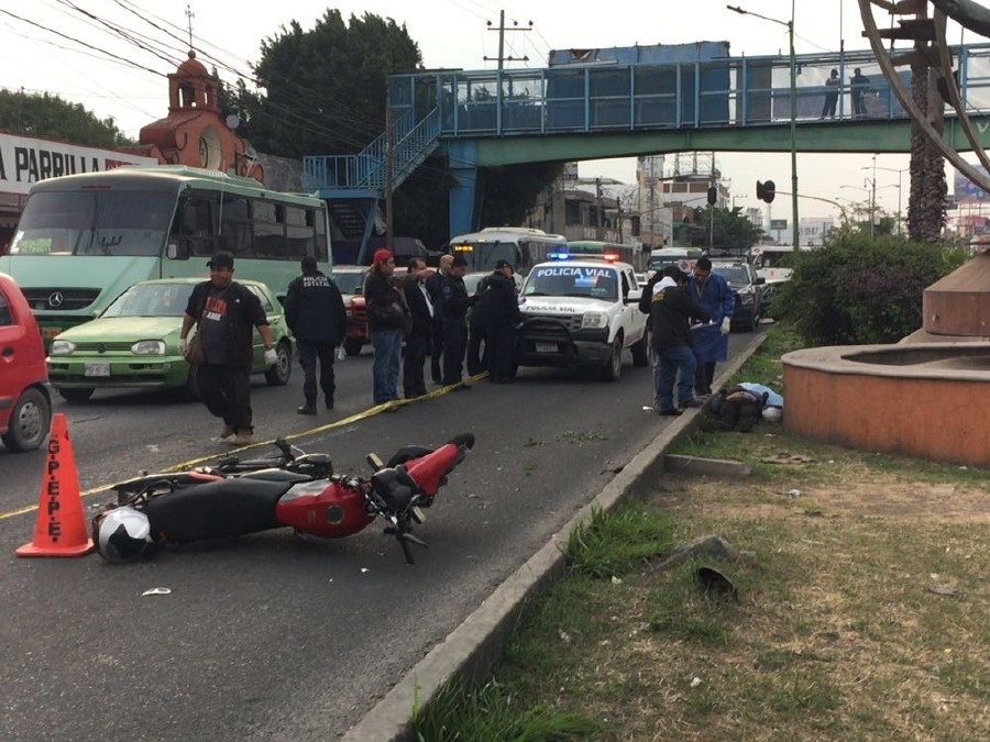 Falleció tras impactar su motocicleta contra una jardinera