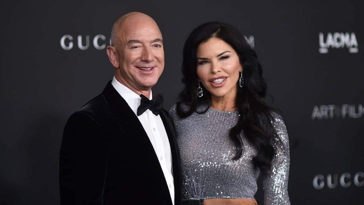 Novia de Jeff Bezos coquetea a Leonardo DiCaprio