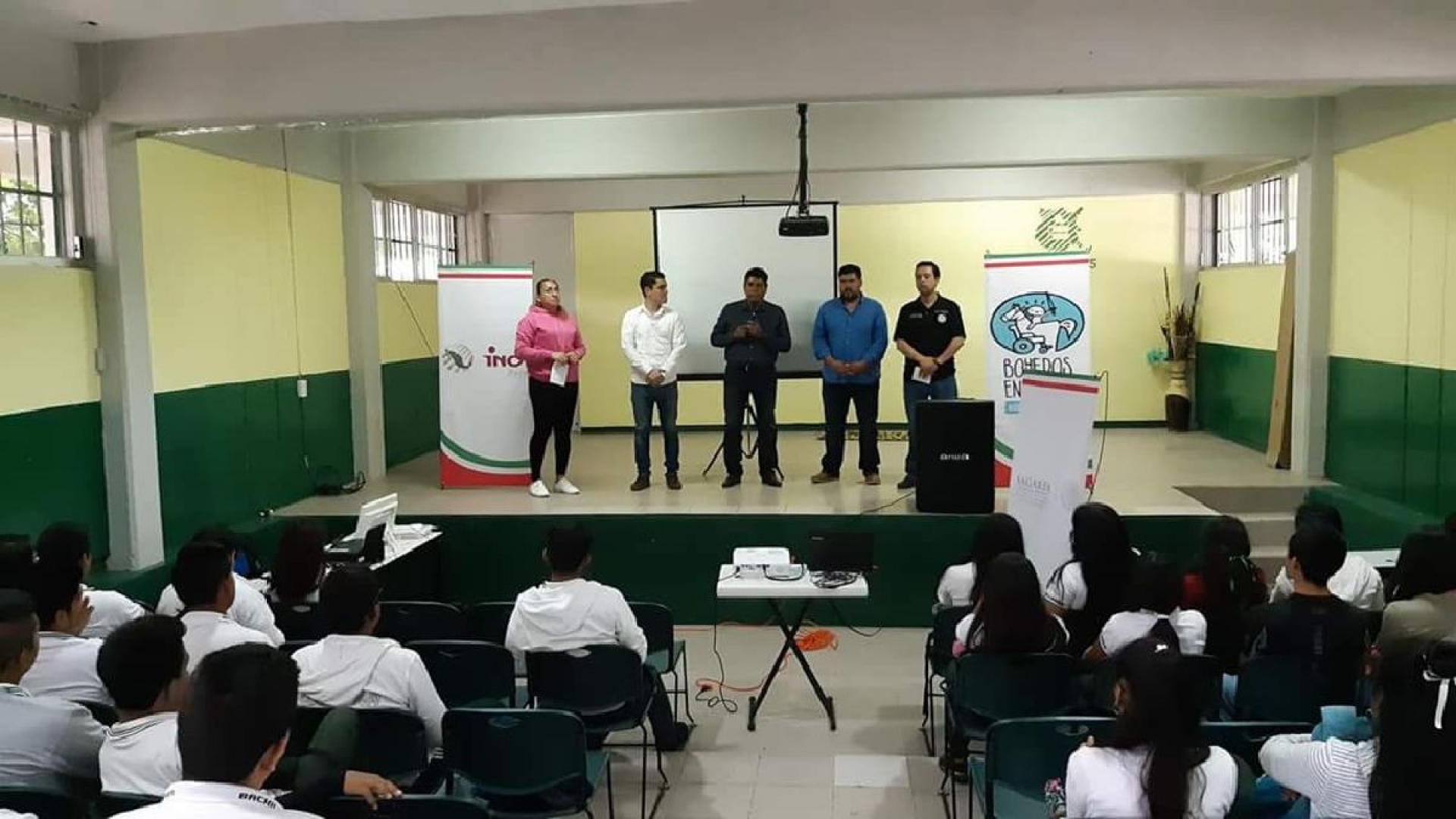 Imparten taller a estudiantes del Cobaem 5 sobre proyectos productivos de carne y leche
