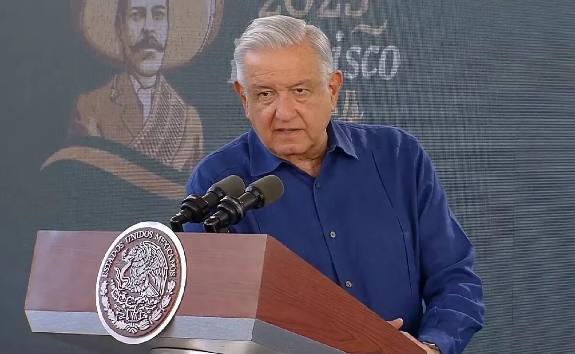 AMLO considera 'pérdida de tiempo' demanda de Pío López contra Loret