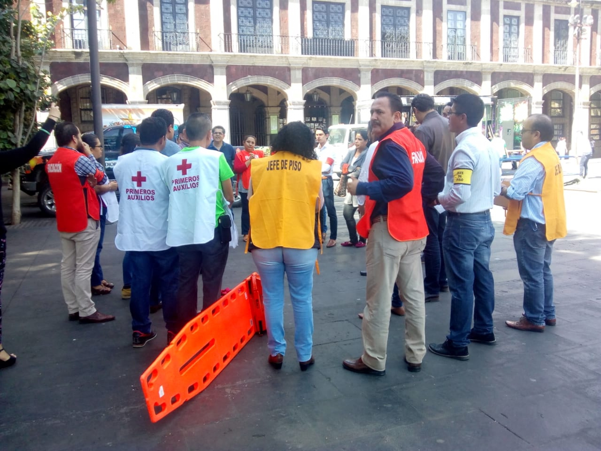 Realizan simulacro de evacuación en Palacio de Gobierno