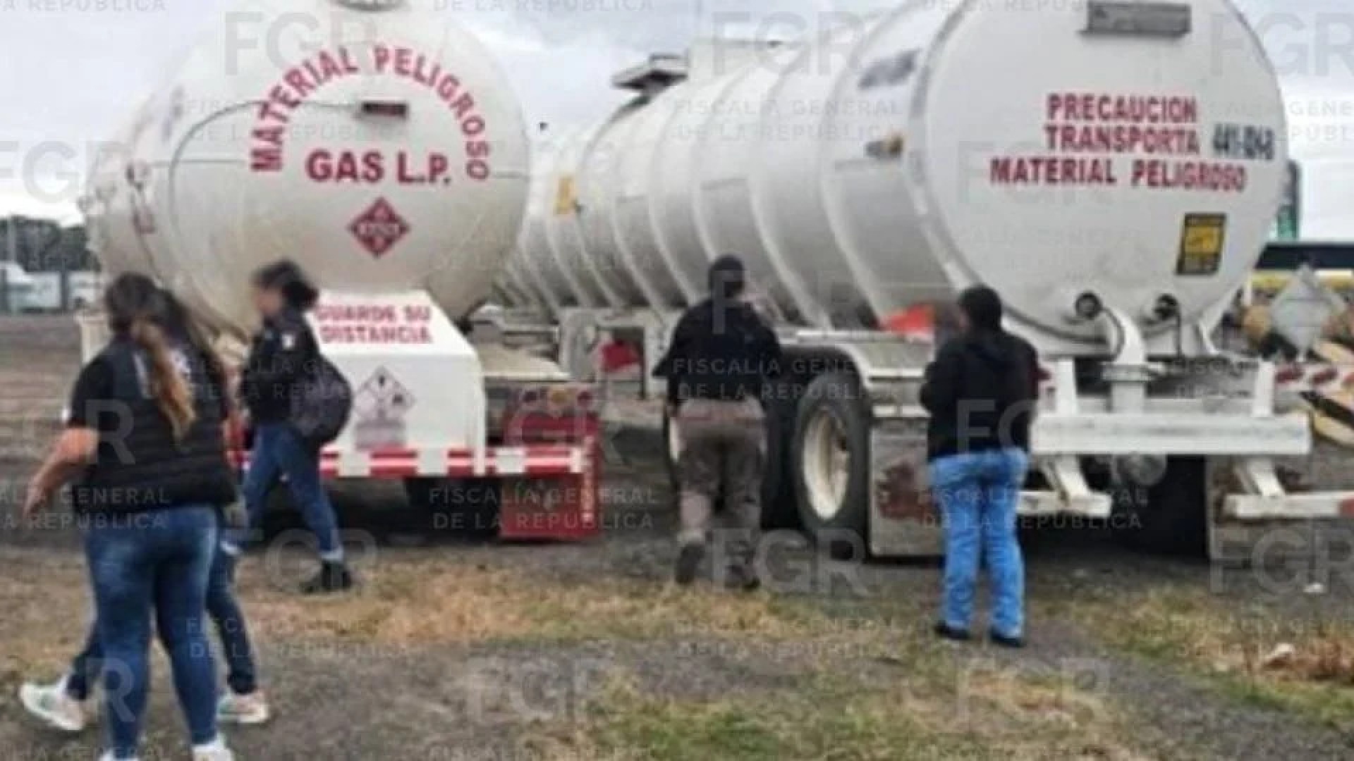 FGR asegura más de 50 mil litros de ‘huachicol’ en Veracruz