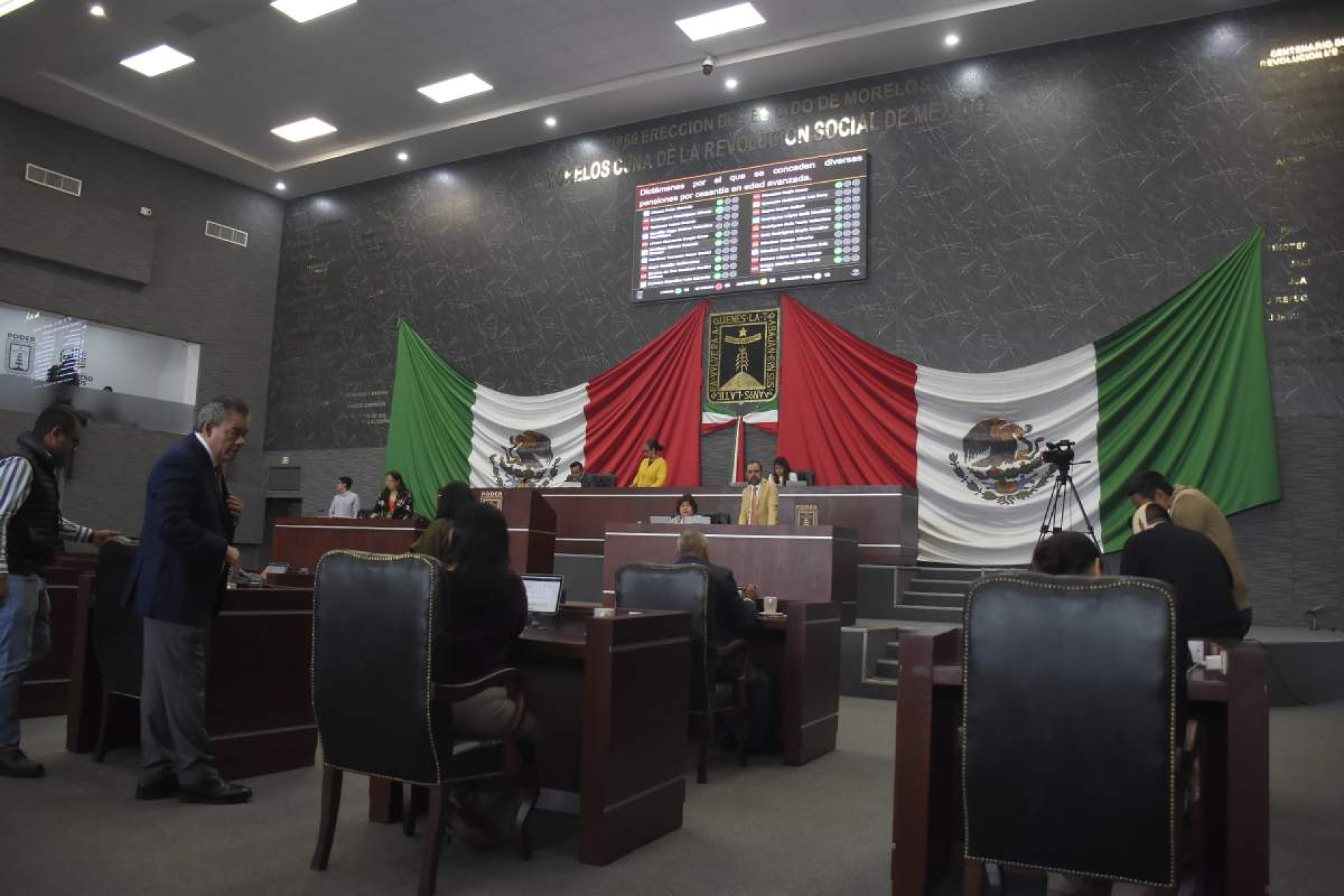 Empresarios piden evitar aumentos en impuestos