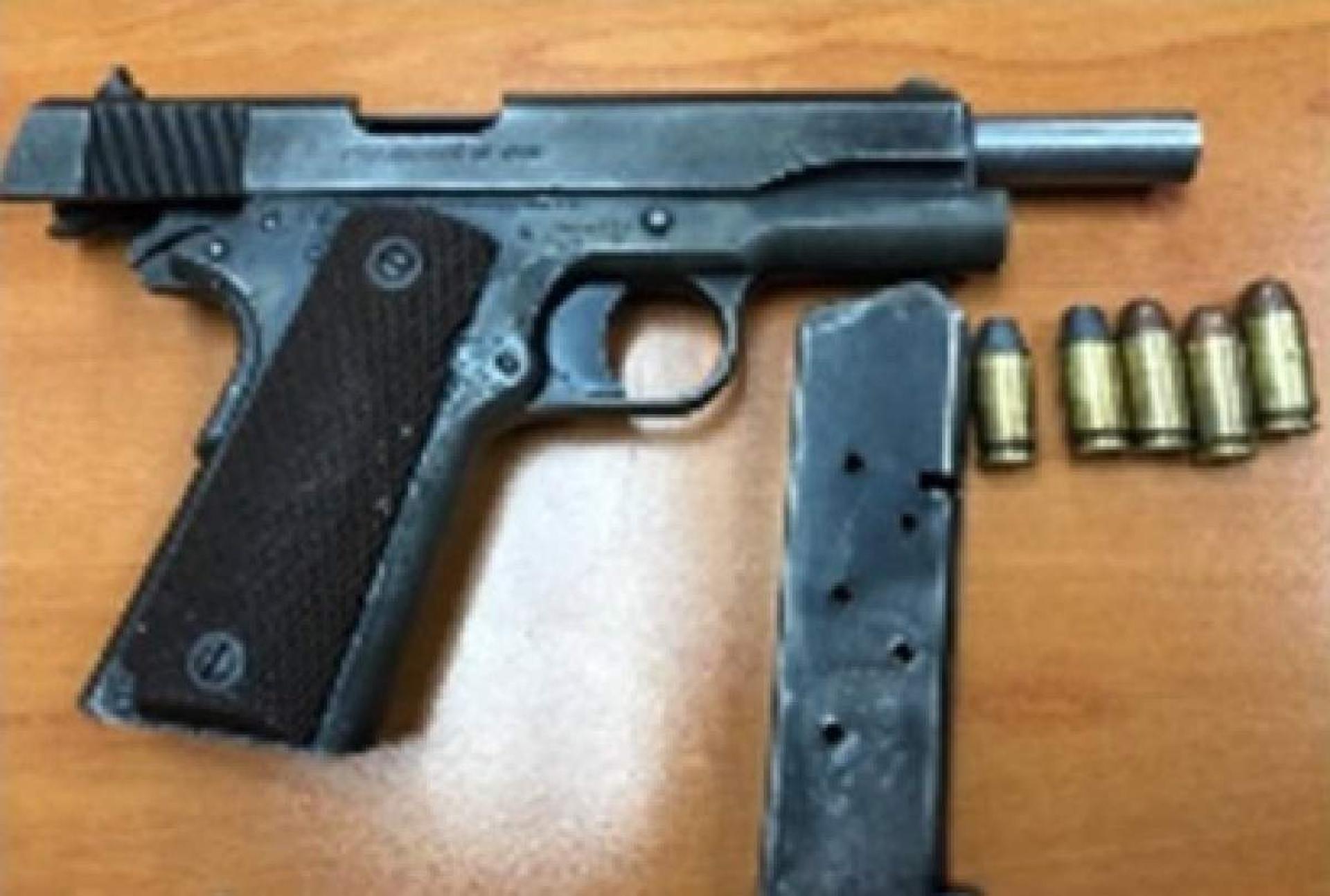 Capturan a pareja armada en Temixco