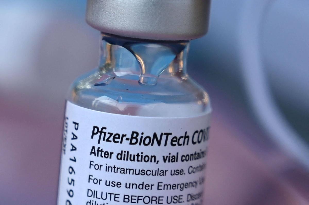 España aplicará tercera dosis de Pfizer a mayores de 70 años
