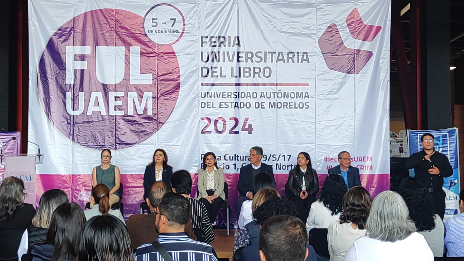 Inaugura rectora de la UAEM 'Feria Universitaria del Libro'
