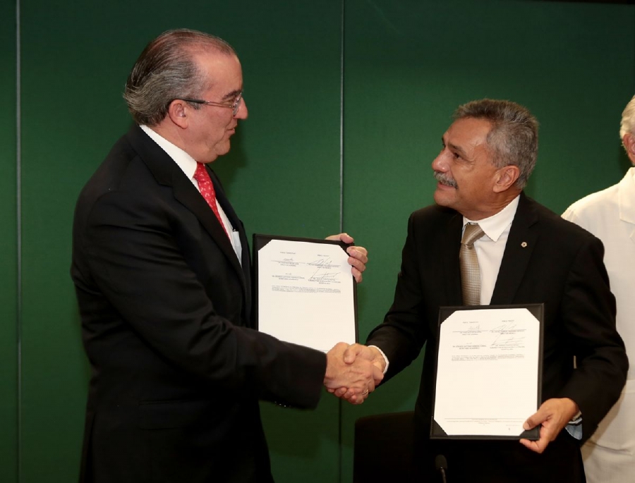Firman ISSSTE y el IPN convenio de cooperación para desarrollar once disciplinas médicas y académicas