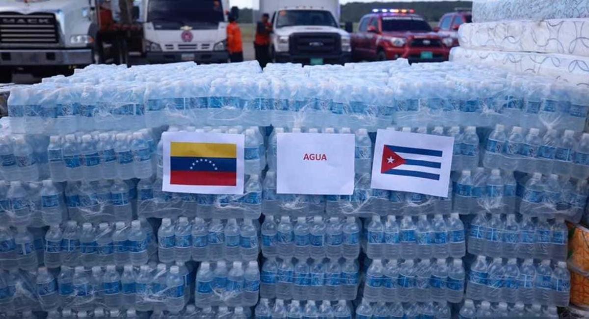 Nicolás Maduro envió gasolina y alimentos a Cuba