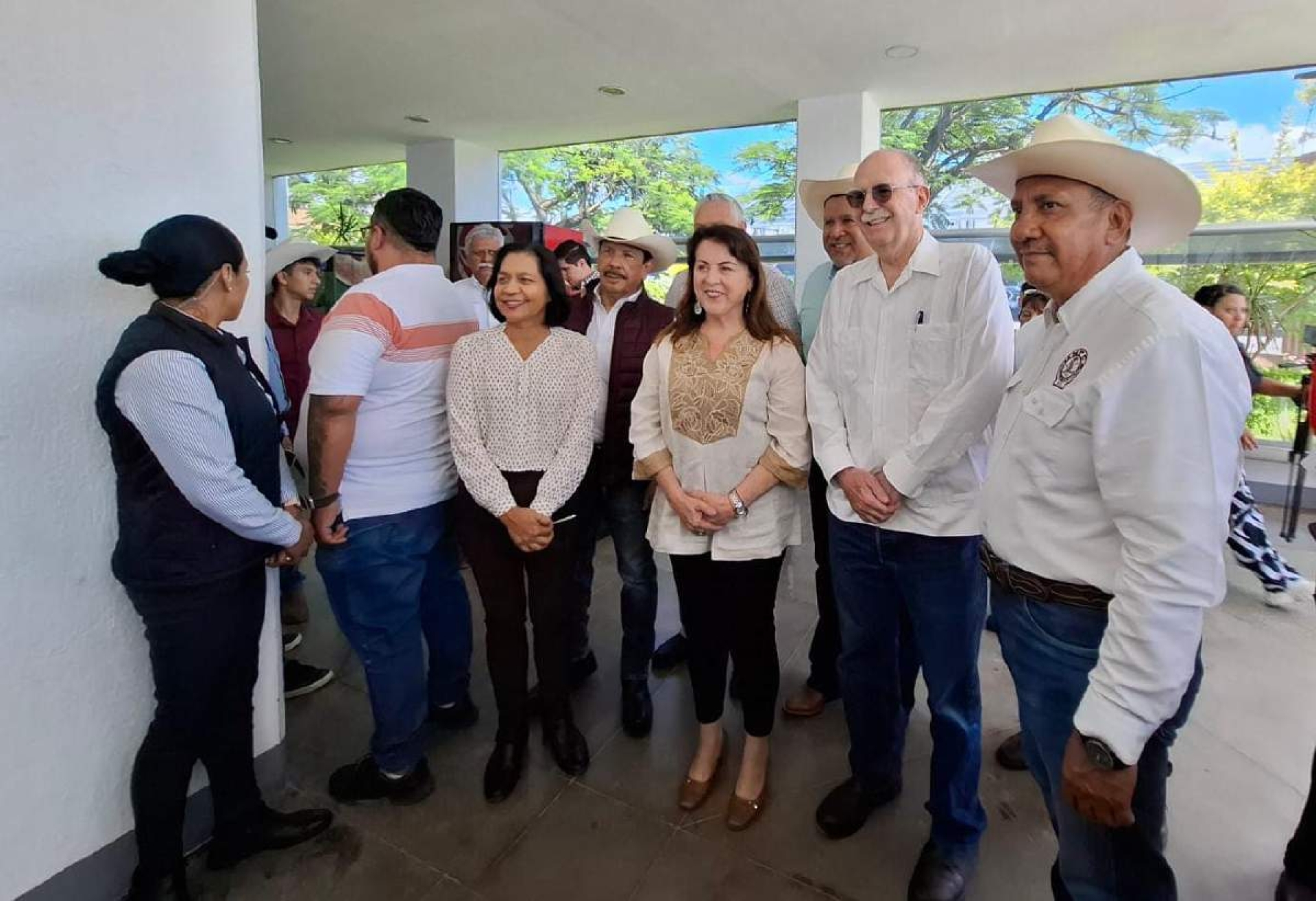 Afectan importaciones 'indiscriminadas' precio de azúcar