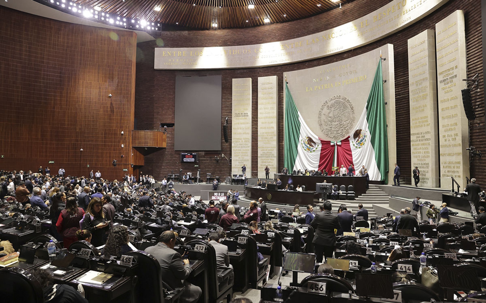 Diputados avalan Plan B electoral; pasa a congresos estatales