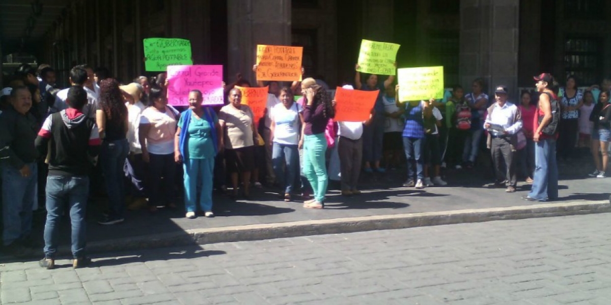 Se manifiestan vecinos de la comunidad Corral Grande de Yautepec; piden agua potable