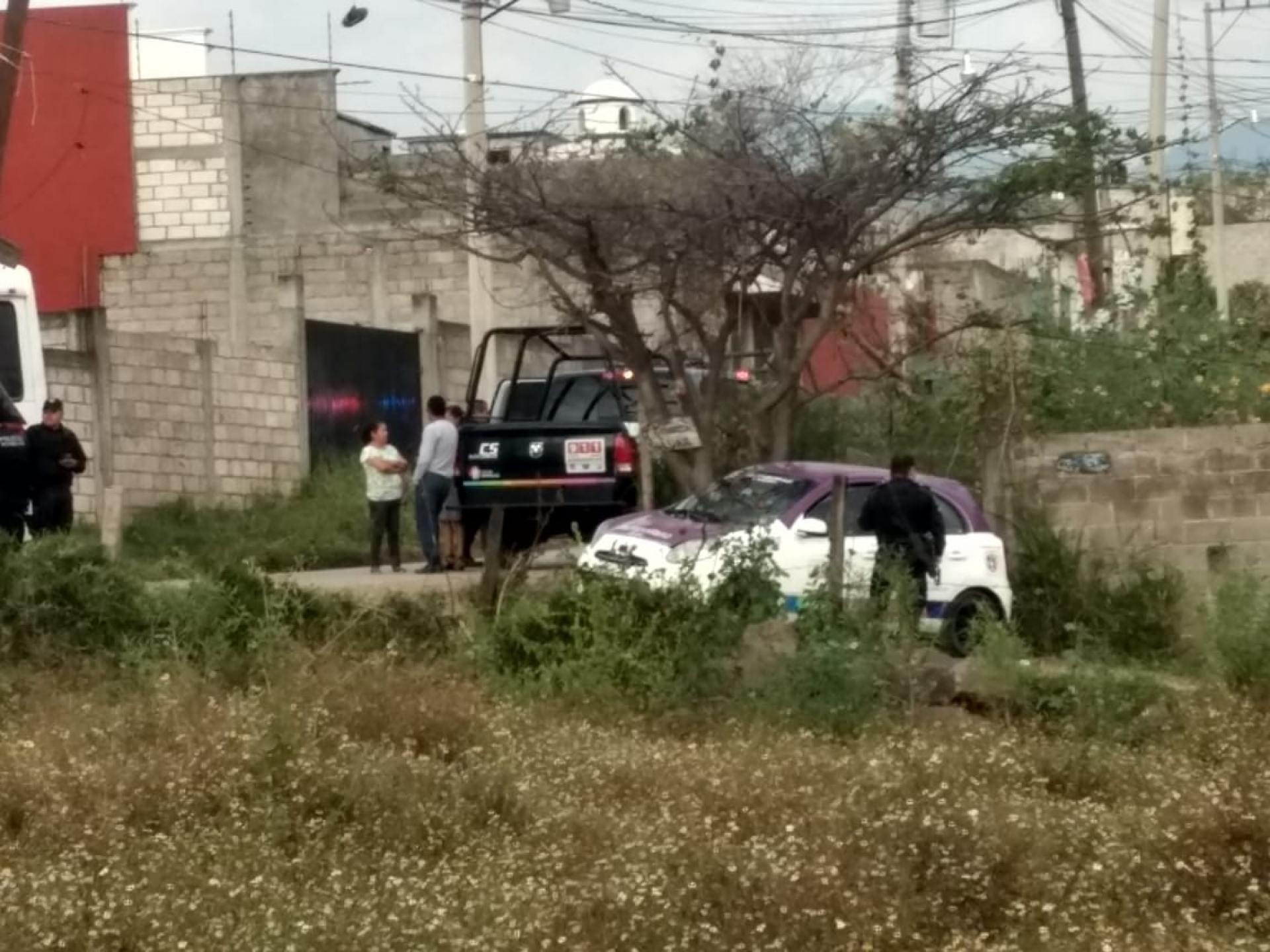 Disparan y hieren a taxista, en la colonia Cerritos Barona