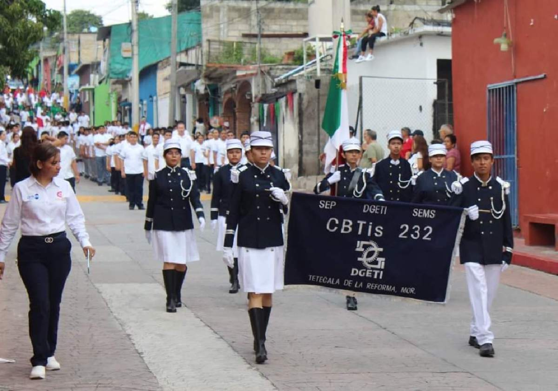 Reportan saldo blanco en desfiles del corredor poniente