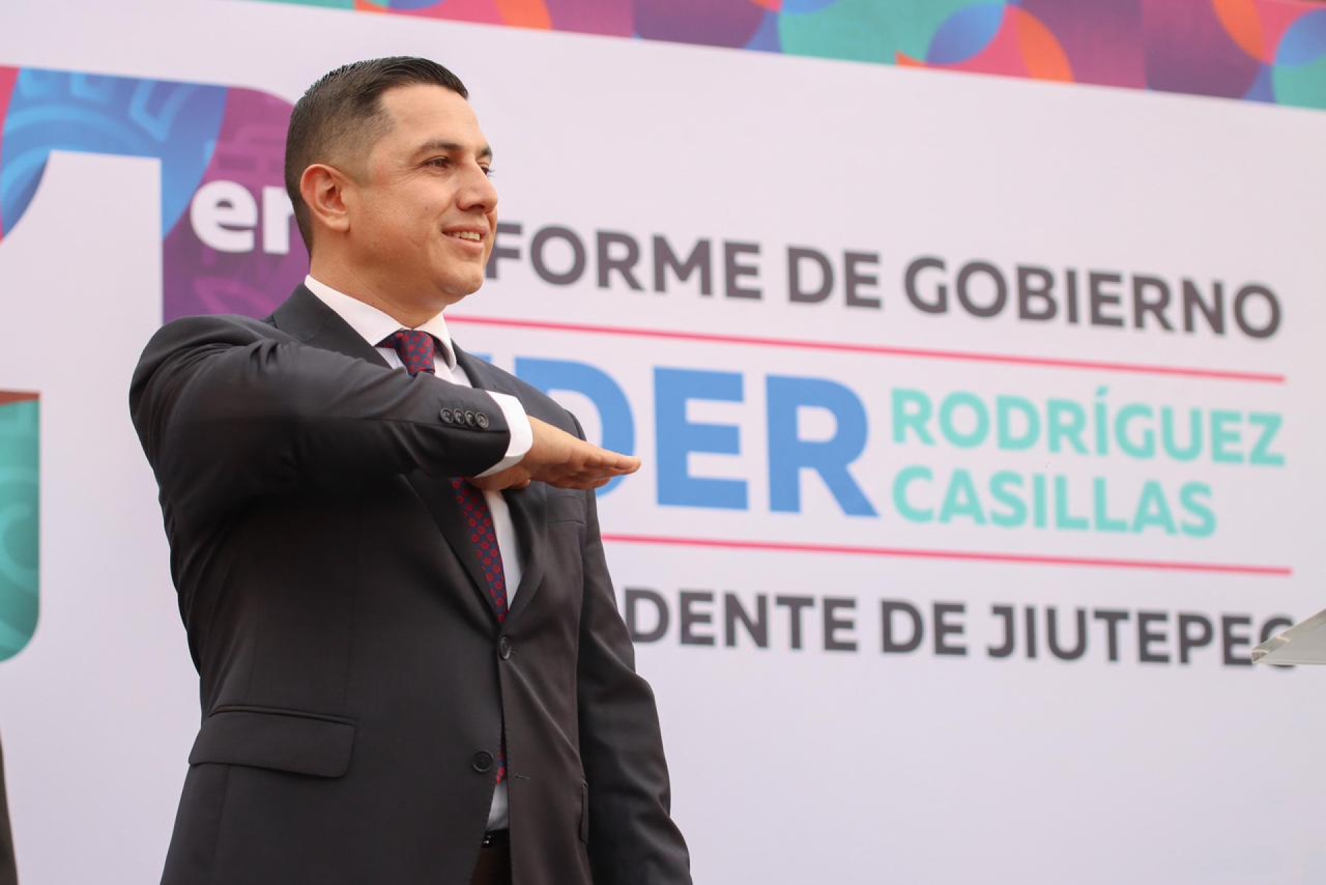 Rinde Eder Rodríguez Casillas primer informe de gobierno frente a miles de personas en Jiutepec