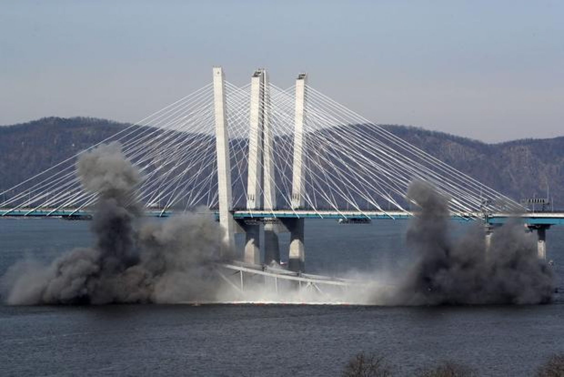 VIDEO: La impresionante demolición del puente Tappan Zee en Nueva York