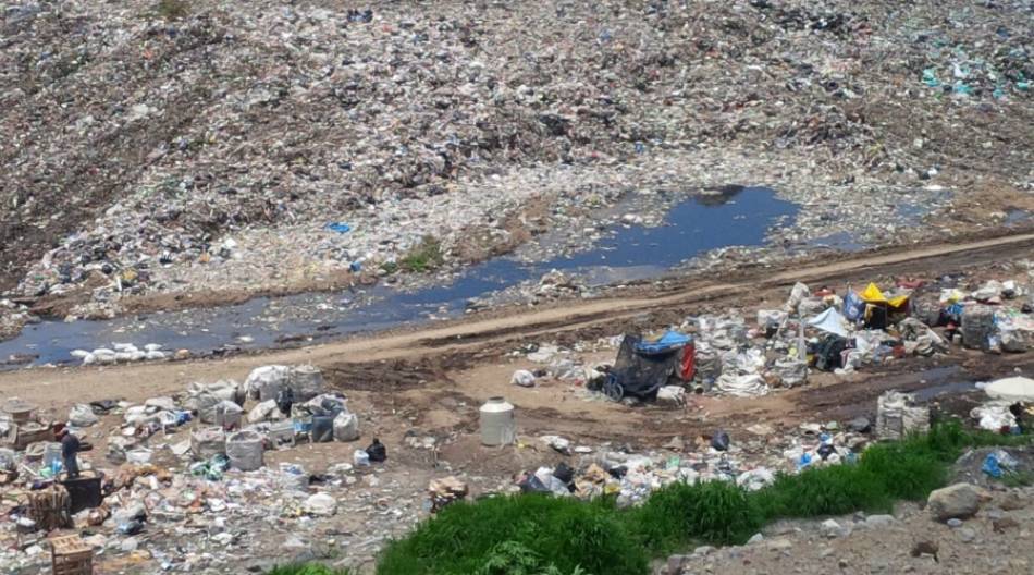 Organizaciones piden a la CDHEM apoyo ante contaminación de relleno sanitario