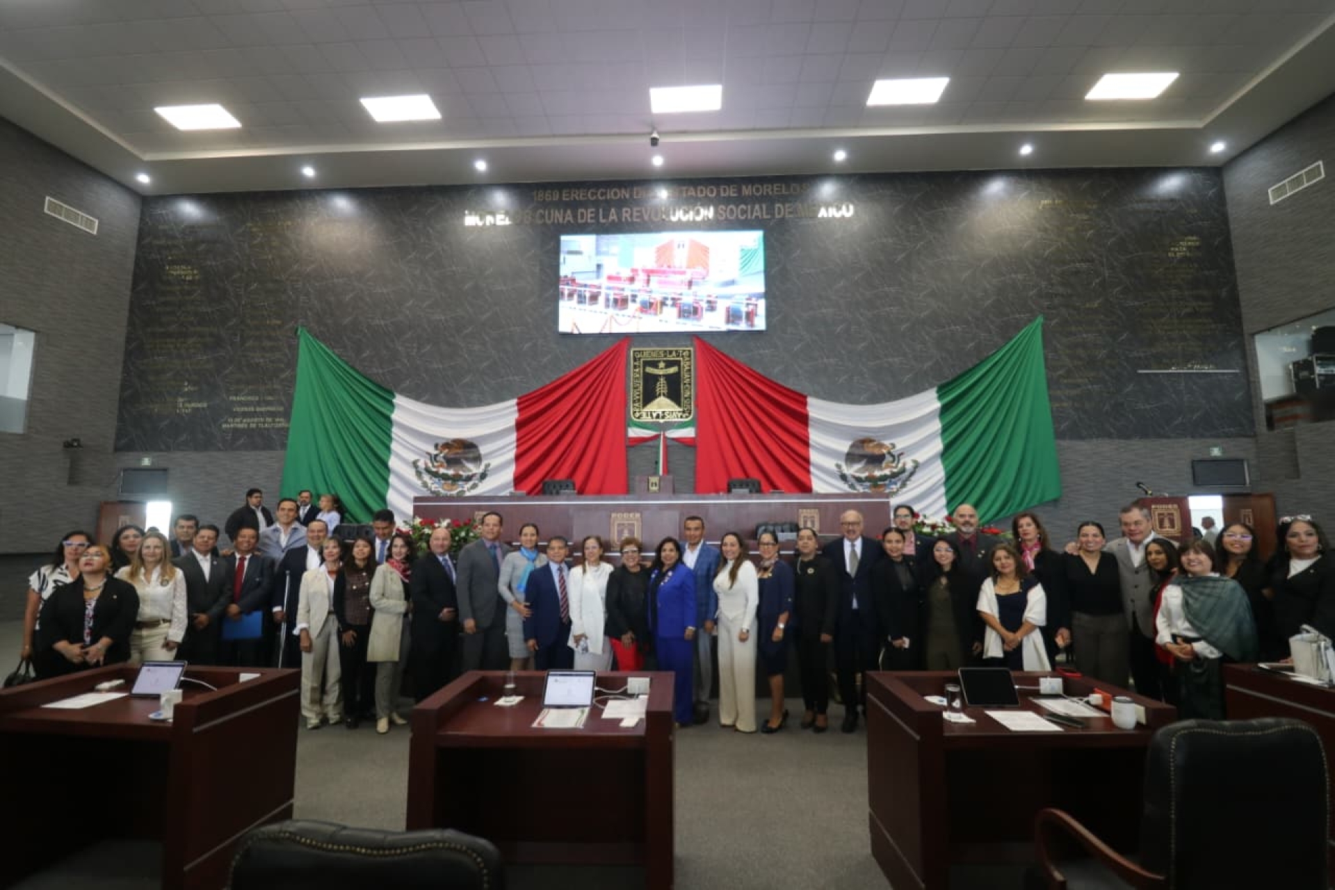 Conmemoran diputados locales 'Día de los Símbolos Nacionales' y 'Día Estatal del Rotarismo Morelense'