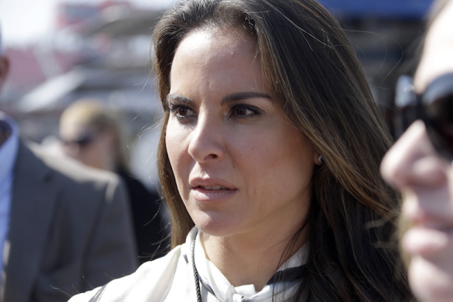 “El Gobierno me quiere a fuerza destrozar”, dice Kate del Castillo a Univisión