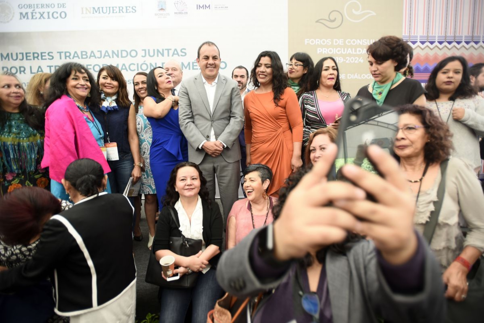 Exhorta gobernador a cerrar filas en pro de la igualdad de género
