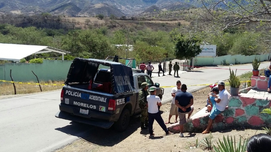 Matan a dos hombres cerca de una primaria