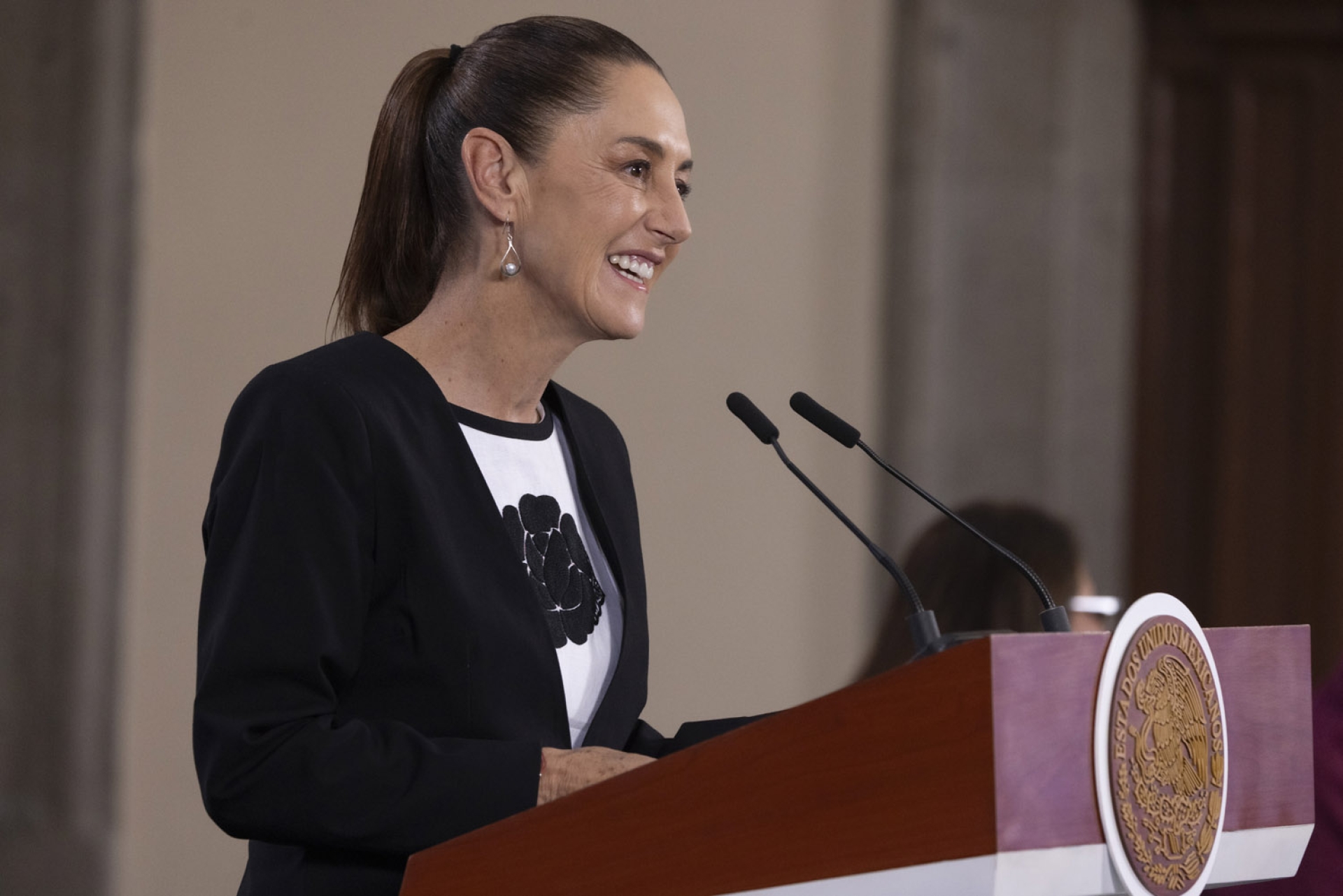 Sheinbaum aclara que aún no se define adelanto de vacaciones escolares