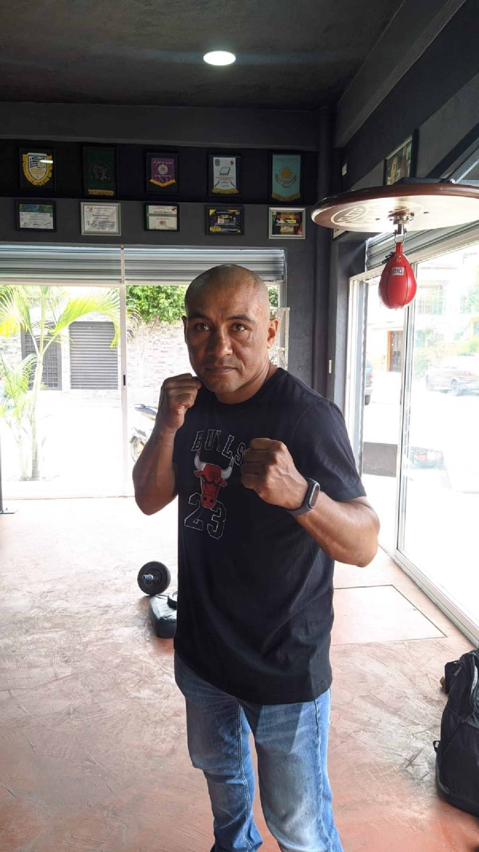 Presentan la velada boxística en beneficio de Salvador Saldaña Galindo (Chava)