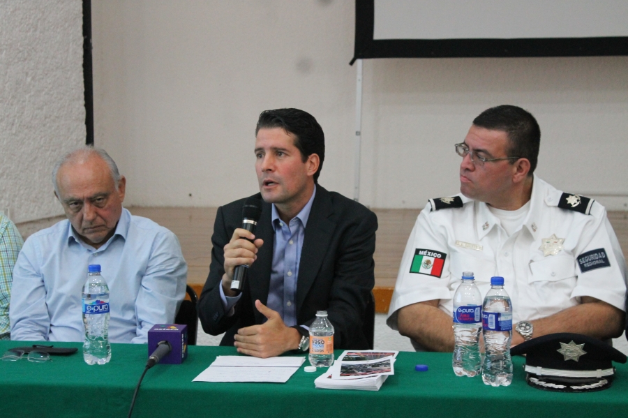Anuncian desvíos de circulación en el libramiento de la autopista