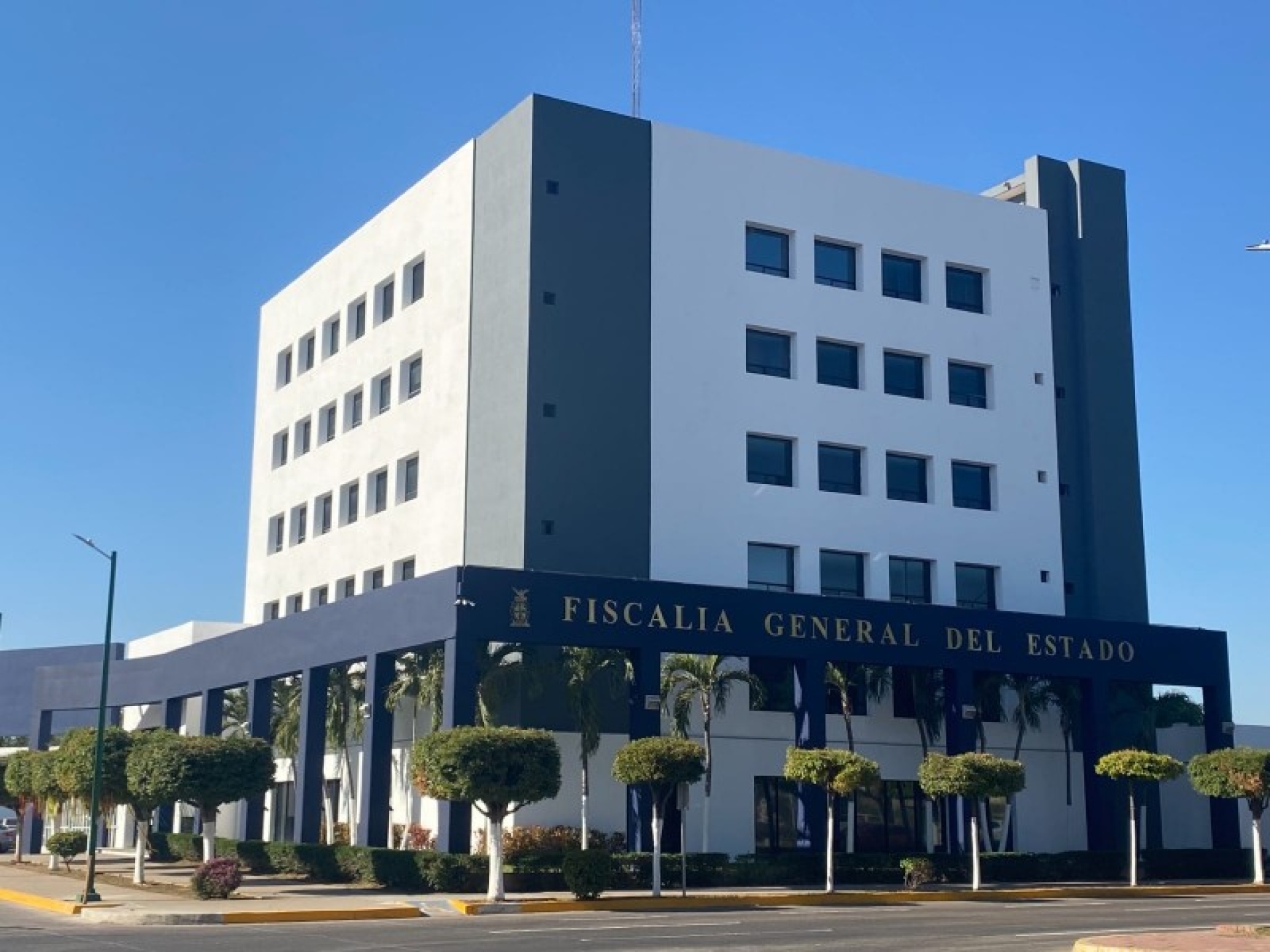 Fiscalía de Sinaloa realiza cateo por desaparición de 10 mineros
